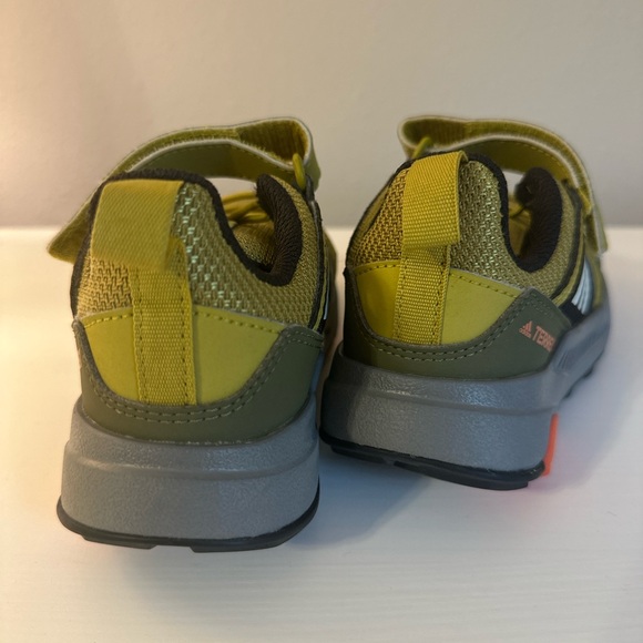 Boys Adidas Terrex Shoes - Picture 7 of 9